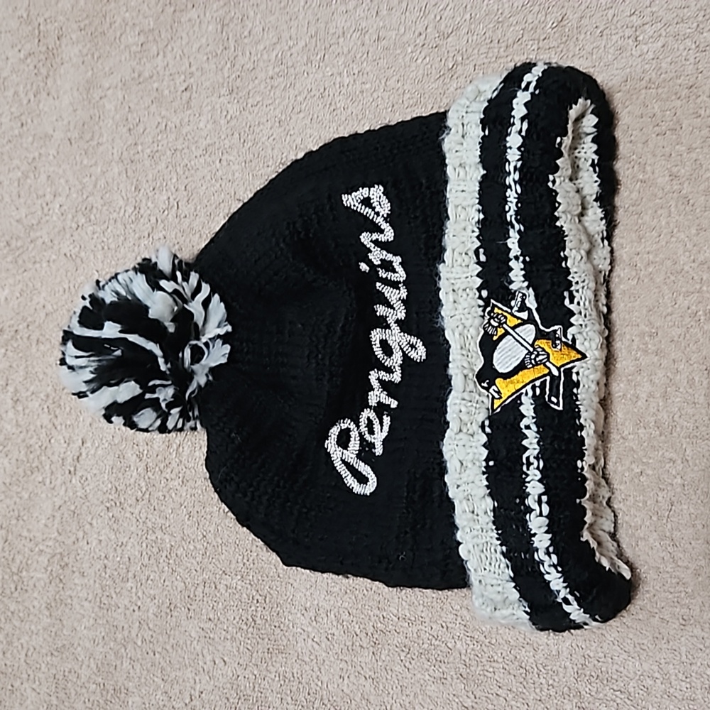 Pittsburgh Penguins cuffed beanie
